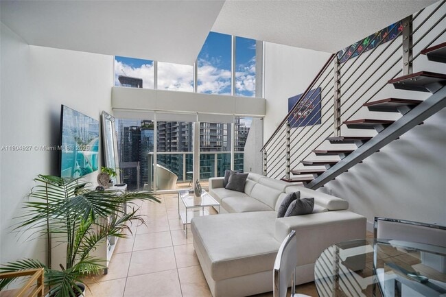 Building Photo - 41 SE 5th St Unit 2414