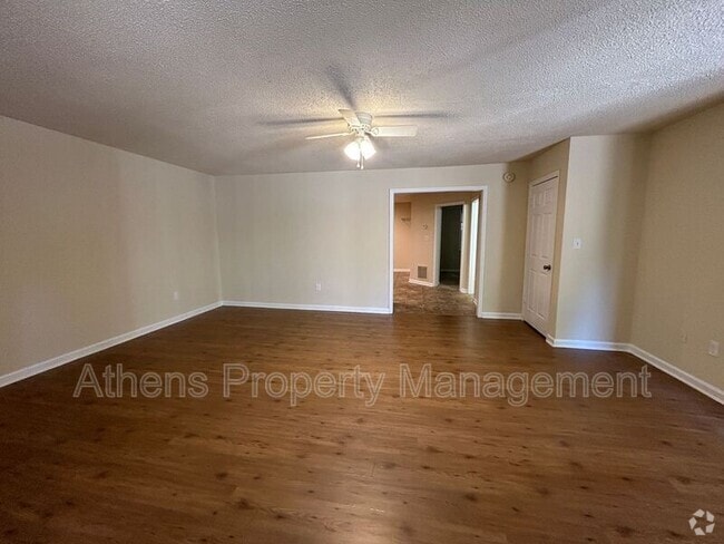 Building Photo - 1806 Cedar Shoals Dr Rental
