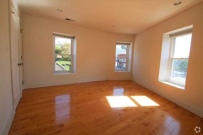 Building Photo - Newly renovated 2 bedroom/1bath in Manayun... Unit 2F Rental