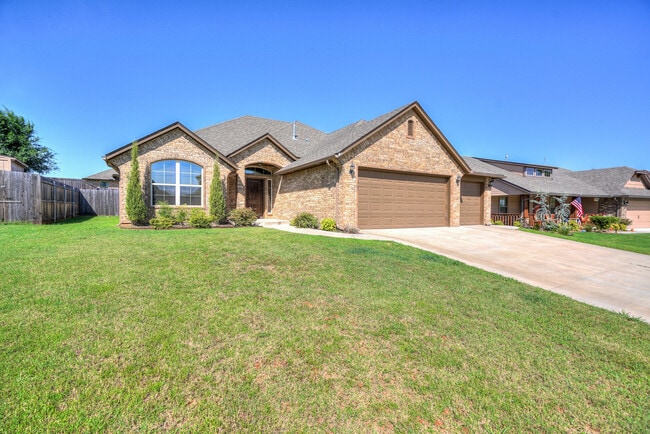 Photo - 1713 Pinewood Dr