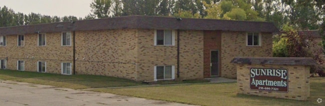 Building Photo - 320 Oak Ave N Unit 218 Rental