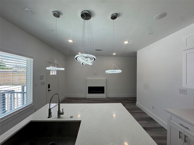 Photo - 4604 Bricker St