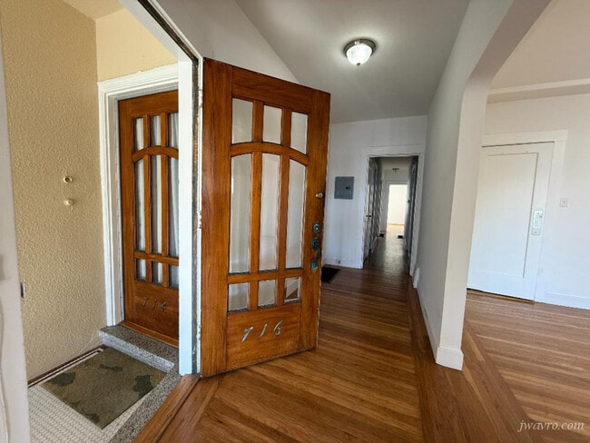 Photo - 714-716-716 35th Ave Unit 716