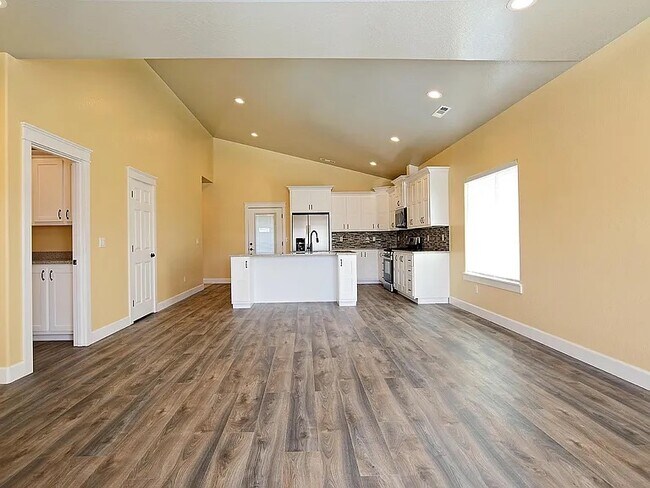 Photo - 656 Nobility Dr