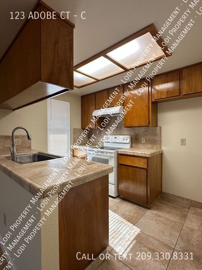 Photo - 123 Adobe Ct Unit C