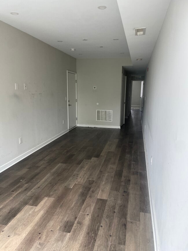 Sala de estar - 2409 Ridge Ave Unidad 2