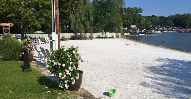 Photo - 5 Candlewood Acres Rd