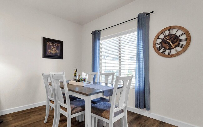 Photo - 320 S 70th St