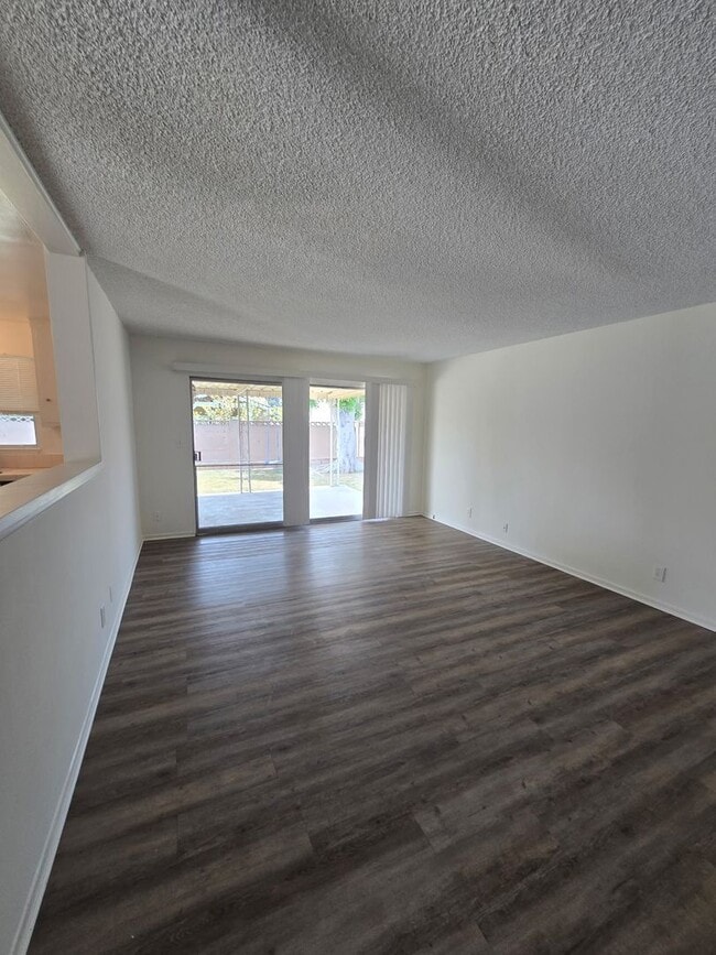 BUENA PARK 3 BEDROOM 2 BATH $3,975 (VALL... - BUENA PARK 3 BEDROOM 2 BATH $3,975   (VALL... House