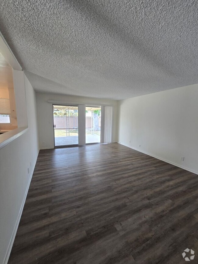 Building Photo - BUENA PARK 3 BEDROOM 2 BATH $3,975   (VALL... Rental