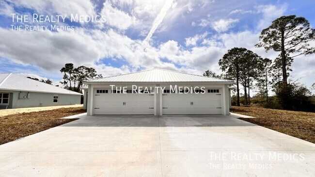 Photo - 4165 Hammock Rd