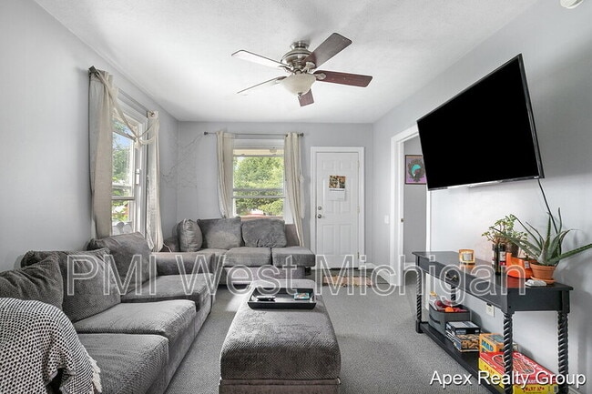 Photo - 1530 Quarry Ave NW Unit 1