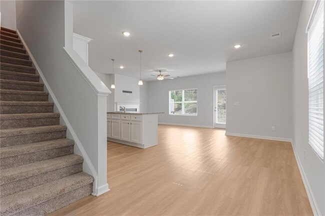 Photo - 144 Belldown Ct