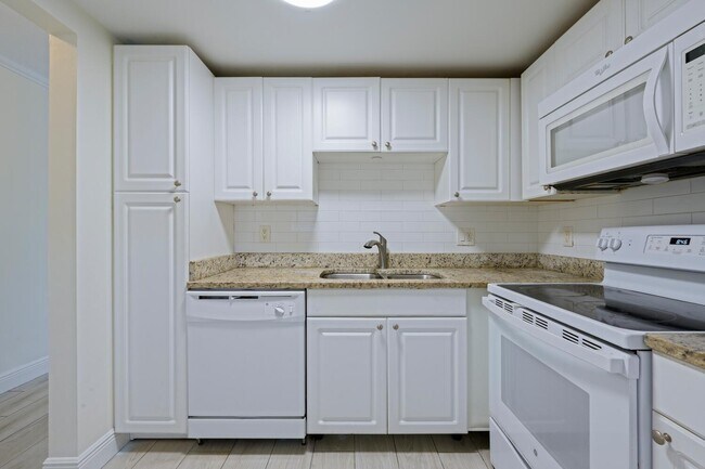 Photo - 1505 Crescent Cir Unit A8