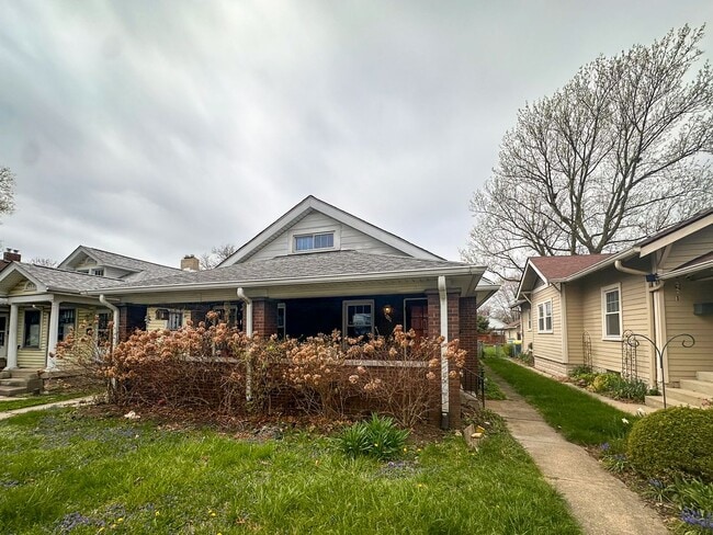 Building Photo - 816-818 N Bancroft St Unit 818 N Bancroft St