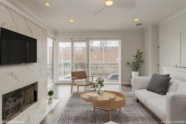 Photo - 1644 W Blackhawk St Unit 1E