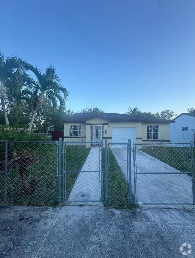 Building Photo - 12828 SW 267th St Rental