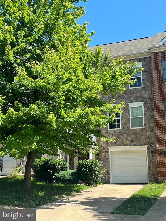 Photo - 102 Raphael Ct
