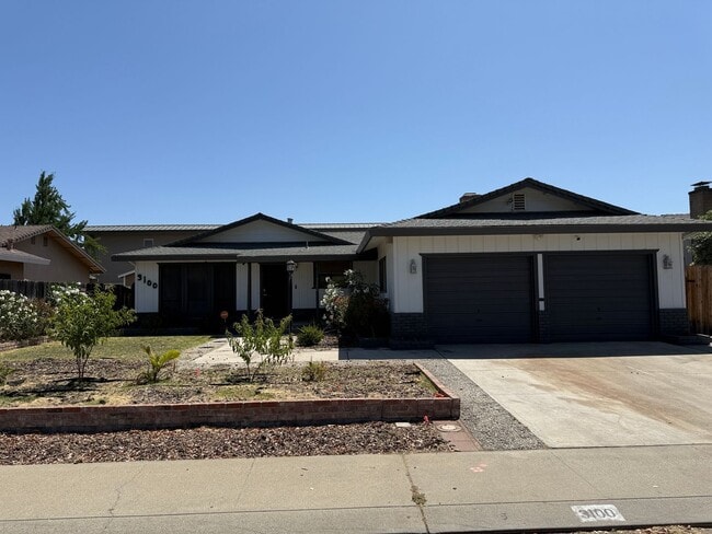 Updated single story home located in Ceres! - Updated single story home located in Ceres!