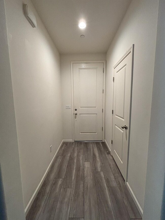 Photo - 827 Fir St W