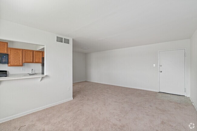 2BR, 1BA - 900SF - Living Room
