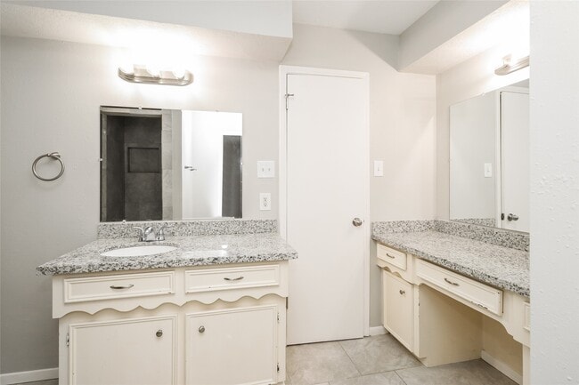 Photo - 647 Mosswood Dr