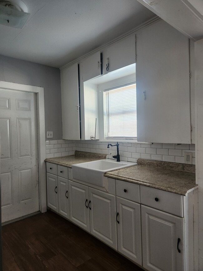 Kitchen Cabinet - 2927 38th Ave N Unit 1