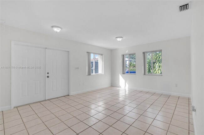 Photo - 2815 SW 39th Ave Unit 2817