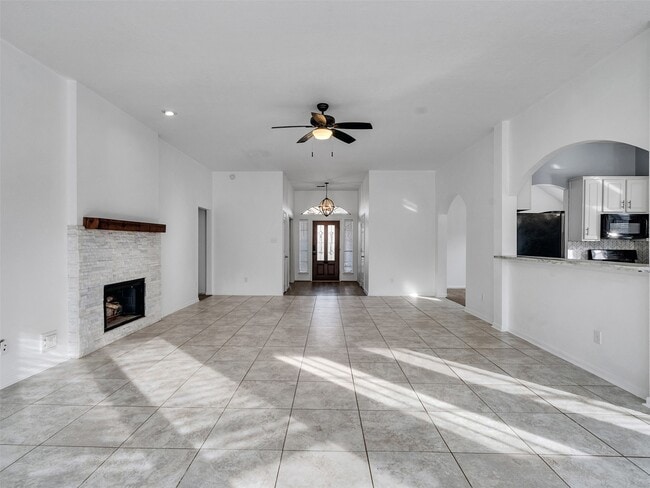 Photo - 3327 La Seine Ln