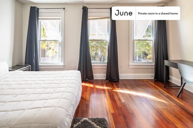 Room in Shared 3 bed/2.5 bath home in Trinidad