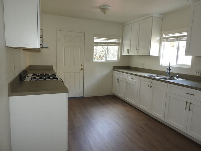 4968muir - 4968muir Unidad 4972