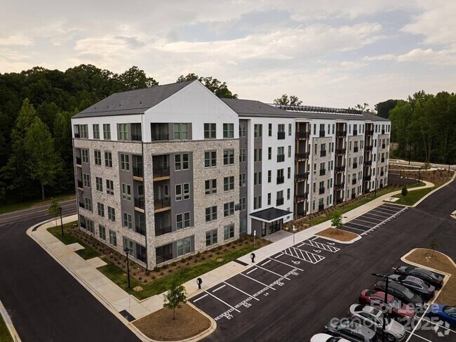 Building Photo - 9132 Senator Royall Dr Unit S4 Rental