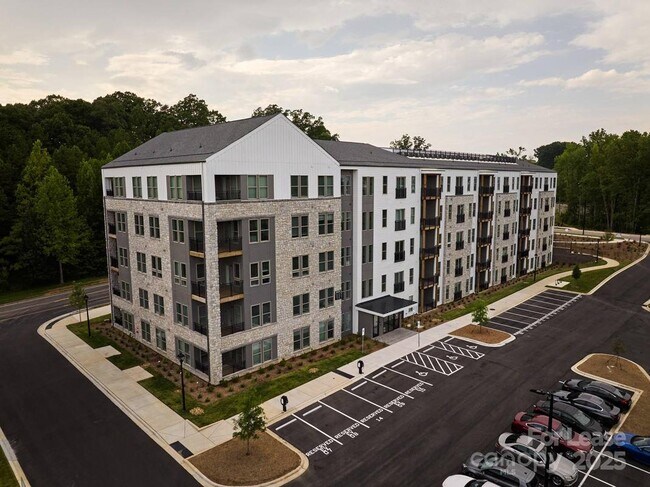 Building Photo - 9132 Senator Royall Dr Unit S4 Rental