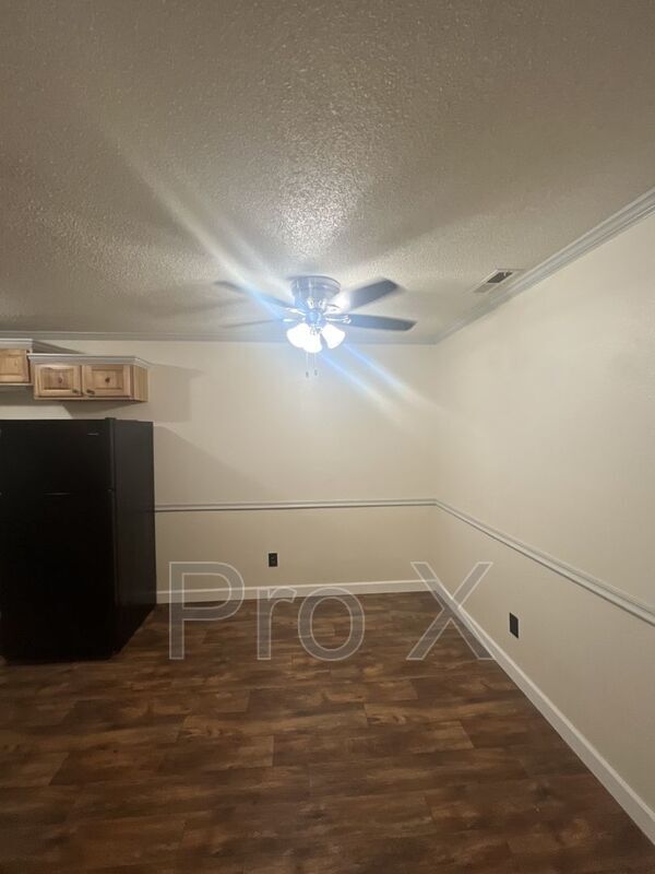 Photo - 3111 E 12th St Unidad 3111 E 12th St #8