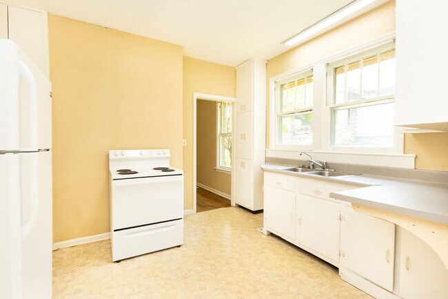 Photo - 615 Barton Ave