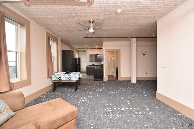 Photo - 152 Court 5 Ct