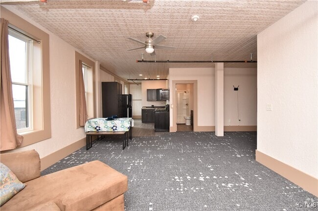 Building Photo - 152 Court Rental