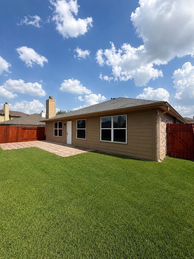 Building Photo - 18122 Flower Grove Ct