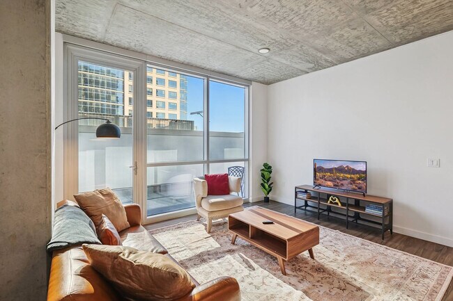 Photo - 222 E Jefferson St Unit ID1369272P