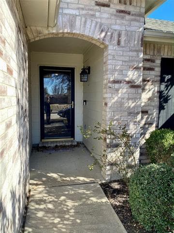 Photo - 612 Claiborn Ln