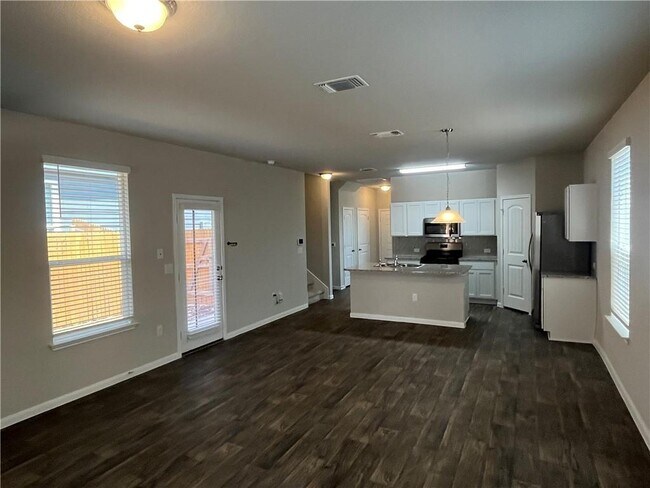 Photo - 1916 Whitaker Dr