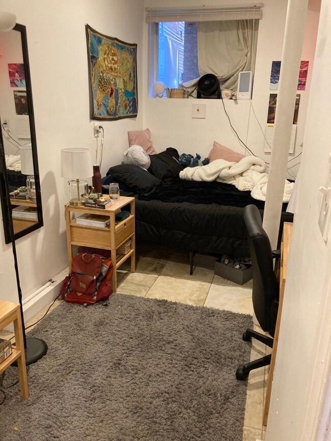 Photo - 133 Chiswick Rd Unit B