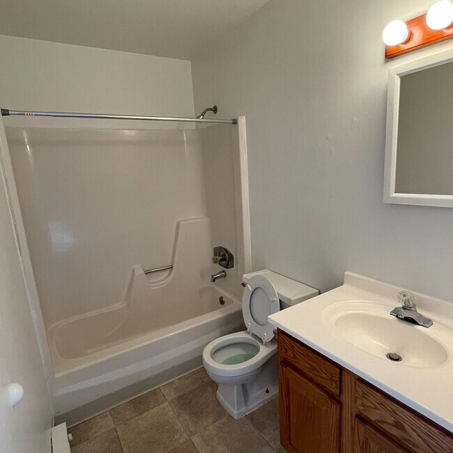 Photo - Byron Manor Apartments