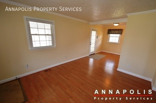 Photo - 907 Hillside Ave