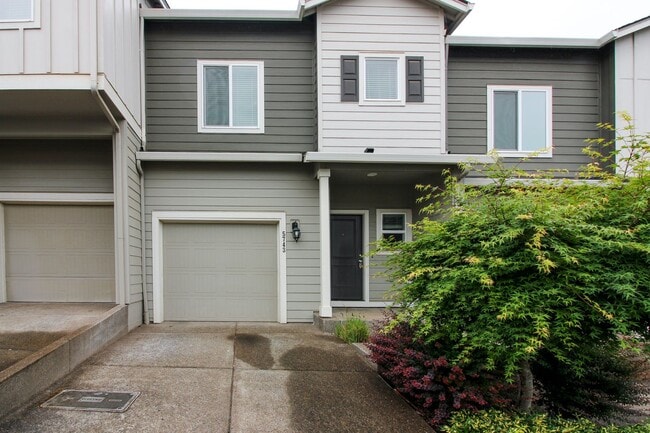 Building Photo - 5743 Karen Lynn Loop S