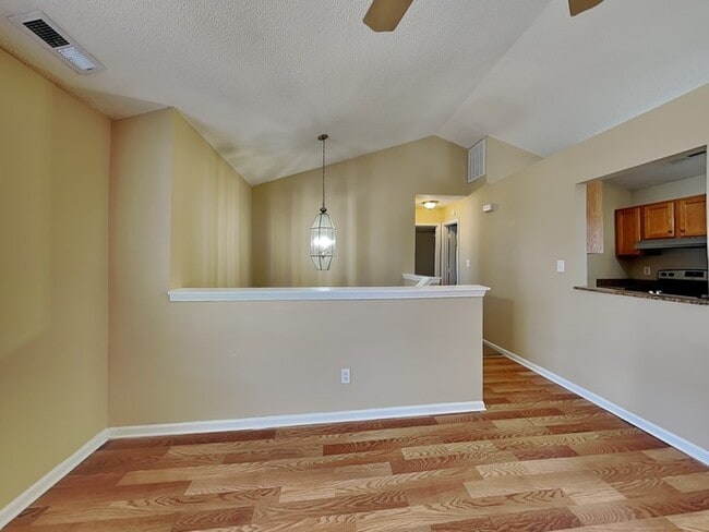 Photo - 5800 Carolina Manor Ct