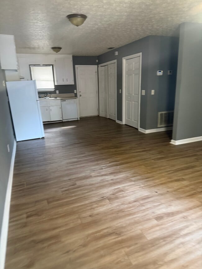 Photo - 169 W Paces Dr