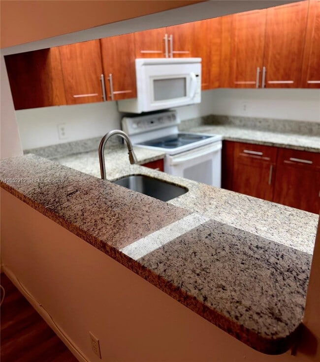 Photo - 1000 SW 125th Ave Unit 402N