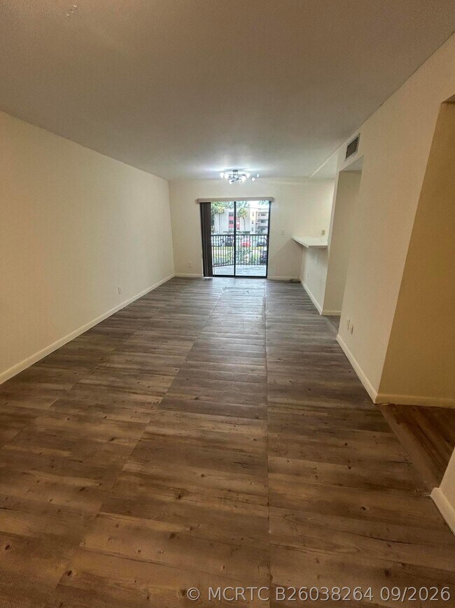 3252 Foxcroft Rd Unit 201