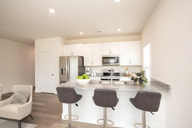 Photo - 2524 Legg Ln